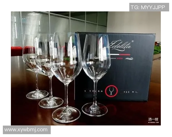 足球红酒杯的魅力探秘：如何在球赛中享受美酒与激情的完美结合